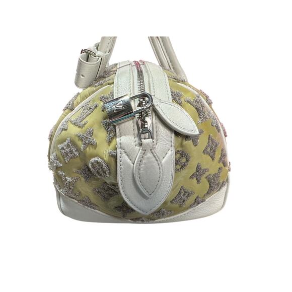 Louis Vuitton Bouclettes Speedy 25
Runway Top Handle Bag w/Clochette
Key Lock - Picture 10 of 14